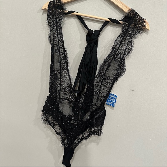 🆕 Free People Showoff Bodysuit - Picture 2 of 7